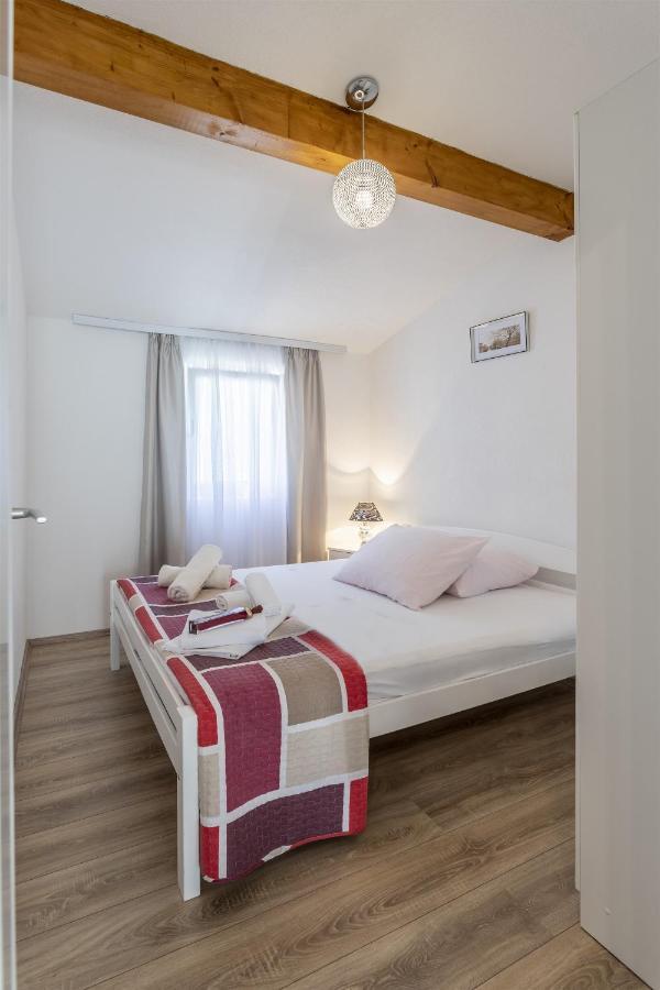 Holiday Home Dijamant Kučiće Dış mekan fotoğraf