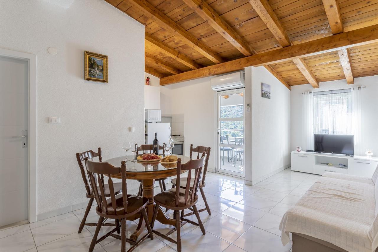 Holiday Home Dijamant Kučiće Dış mekan fotoğraf