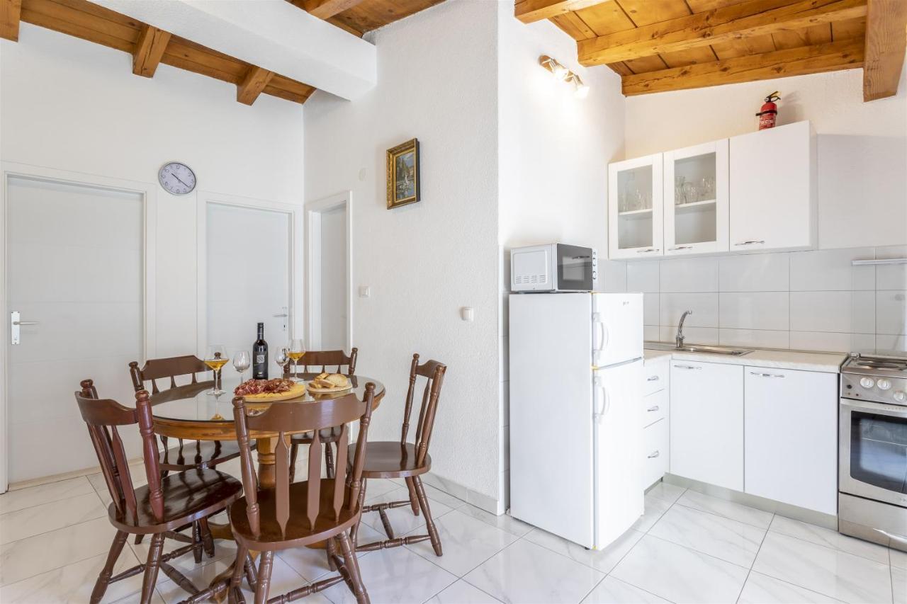 Holiday Home Dijamant Kučiće Dış mekan fotoğraf