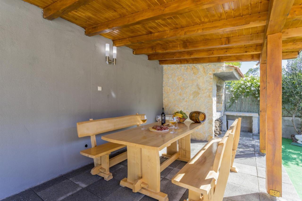Holiday Home Dijamant Kučiće Dış mekan fotoğraf