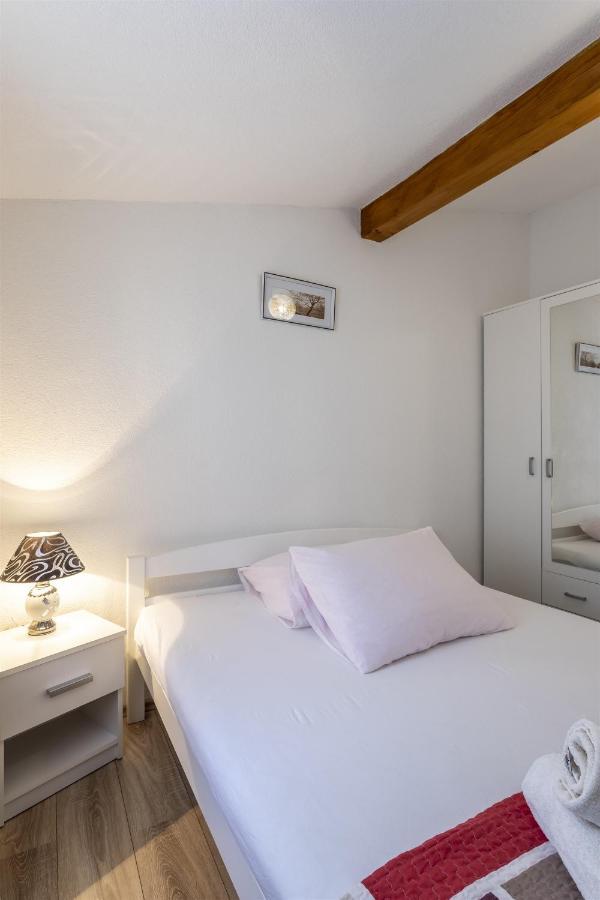 Holiday Home Dijamant Kučiće Dış mekan fotoğraf